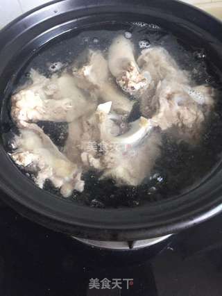 青菜豆腐汤的做法步骤：1