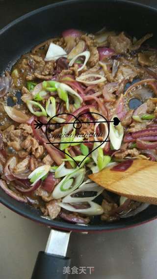 洋葱炒牛肉的做法步骤:9