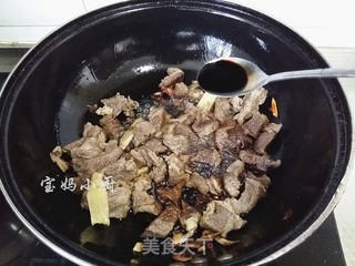 土豆烧牛腩的做法步骤:7