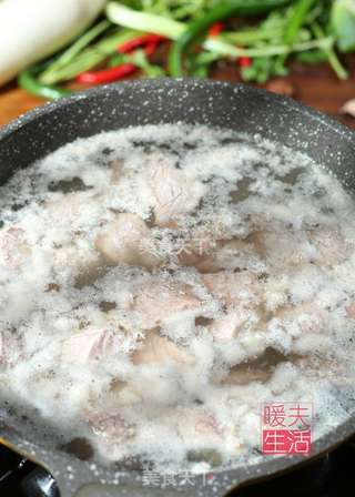 牛肉炖萝卜的做法步骤:2
