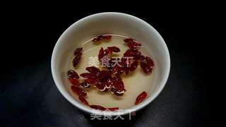 苹果酒酿鸡蛋羹养颜丰胸必备哦的做法步骤:5