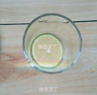百香果青柠蜂蜜饮的做法步骤:3