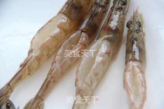 惊艳,超高颜值的蒜蓉芝士烤虾的做法步骤:2