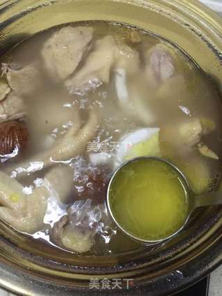 椰子板栗煲鸡的做法步骤:7