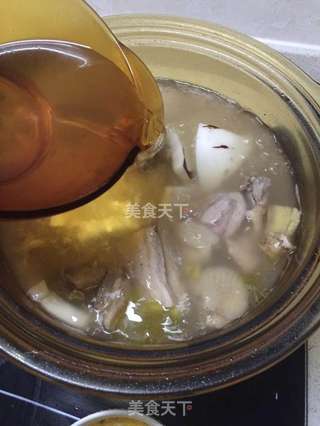 椰子板栗煲鸡的做法步骤:9