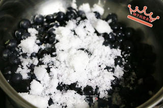 蓝莓果酱的做法步骤:2