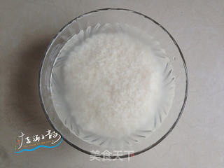 面包机版排骨糯米饭的做法步骤：1