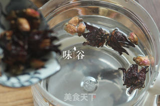 洛神花玫瑰茶的做法步骤:3