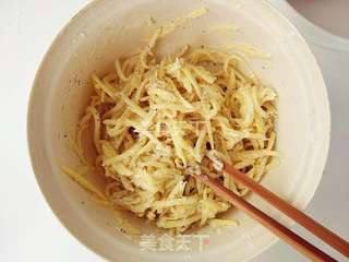 ##柏翠大赛#彩虹土豆丝披萨的做法图解3