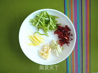 【酸辣土豆丝】的做法步骤：2