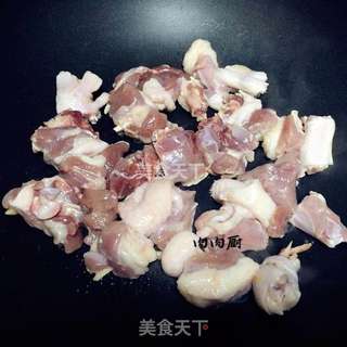 花雕嫩姜仔鸭煲#肉肉厨的做法步骤：4