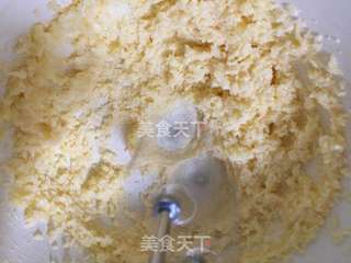 #柏翠大赛#简单快手黄油杯子蛋糕的做法步骤:2