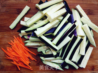 酱烧茄条的做法步骤:1