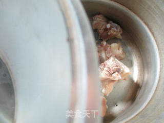 咖喱猪蹄 的做法步骤：2