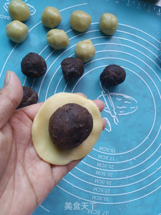 #柏翠大赛#豆沙馅月饼的做法步骤:5