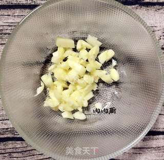 家常小菜之蒜香烤鸡排#肉肉厨的做法步骤:2