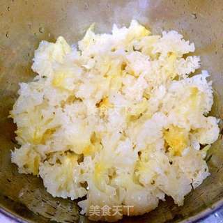 雪梨胎菊银耳羹的做法步骤:3