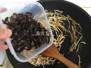 韭菜木耳炒豆干的做法步骤:6