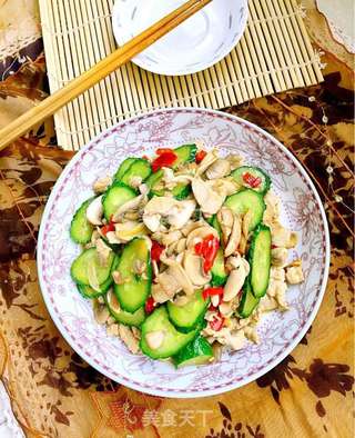 黄瓜口蘑炒肉片的做法步骤:13