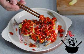 超简易剁椒鱼头的做法步骤:4