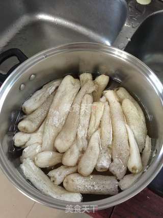 竹荪棷子鸡汤的做法步骤：1