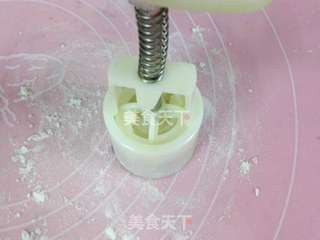 #柏翠大赛#广式紫薯月饼的做法步骤:8