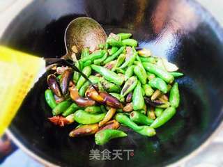 油焖牛肉小辣椒的做法步骤:9