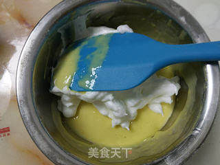 #柏翠大赛# 戚风杯子蛋糕的做法步骤：6