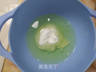 #柏翠大赛# 戚风杯子蛋糕的做法步骤：4