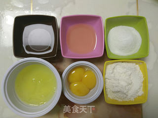 #柏翠大赛# 戚风杯子蛋糕的做法步骤：1
