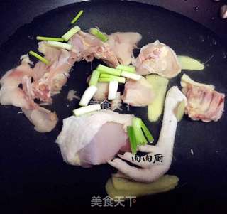 老广秋冬保健靓汤之茶树菇炖鸡#肉肉厨的做法步骤:5