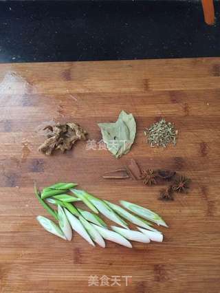 入口即化的红烧肉的做法步骤:4