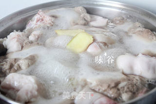 沙姜猪脚的做法步骤:2