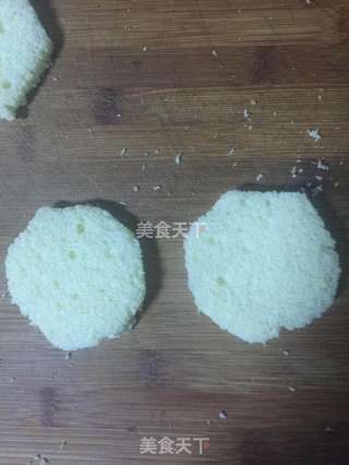 #柏翠大赛#【青花瓷拨浪鼓】手绘慕斯蛋糕的做法步骤:2