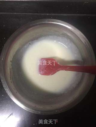 #柏翠大赛#【青花瓷拨浪鼓】手绘慕斯蛋糕的做法步骤:3
