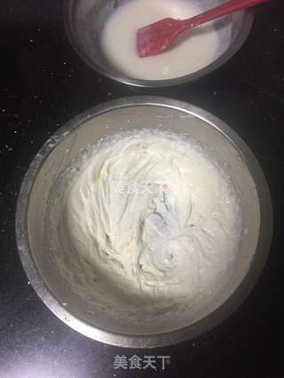 #柏翠大赛#【青花瓷拨浪鼓】手绘慕斯蛋糕的做法步骤:4