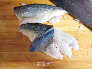 香炸鲈鱼丸的做法步骤:4