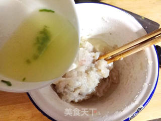 香炸鲈鱼丸的做法步骤:8