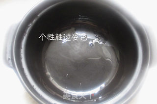 卤味煲仔饭的做法步骤：1