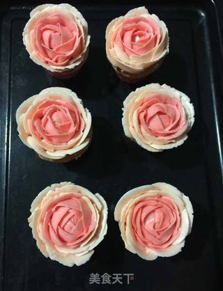 #柏翠大赛#花束裱花杯子蛋糕的做法步骤:11