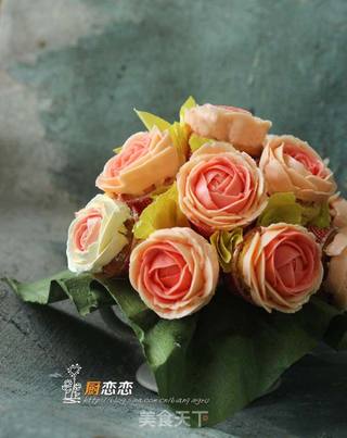 #柏翠大赛#花束裱花杯子蛋糕的做法步骤:12