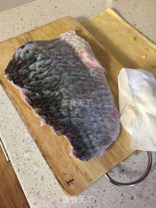 糖醋脆皮鱼(操作方法)的做法步骤:2
