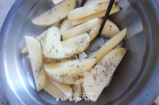 超级简单的孜然烤土豆的做法步骤：2