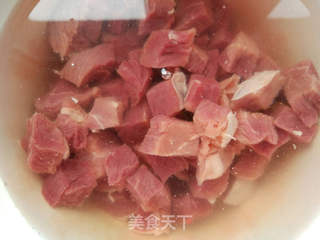 小黄人咖喱牛肉饭的做法步骤:3