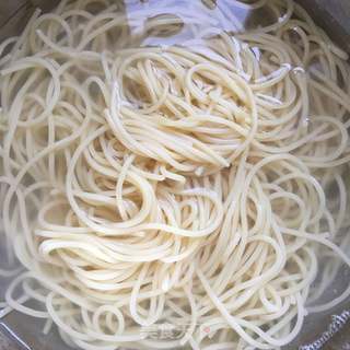 牛油果鸡肉意面的做法步骤:3