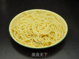 秋葵炒意面的做法步骤:3