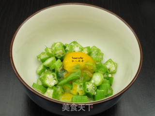 秋葵炒意面的做法步骤:5