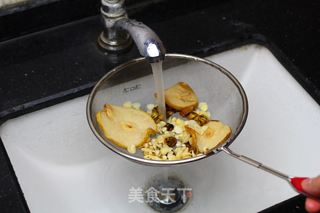 广东益肺糖水-川贝石斛雪梨糖水的做法步骤:2