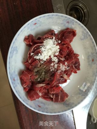 黑椒牛肉蝴蝶面的做法步骤：1