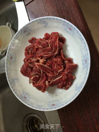 黑椒牛肉蝴蝶面的做法步骤：2